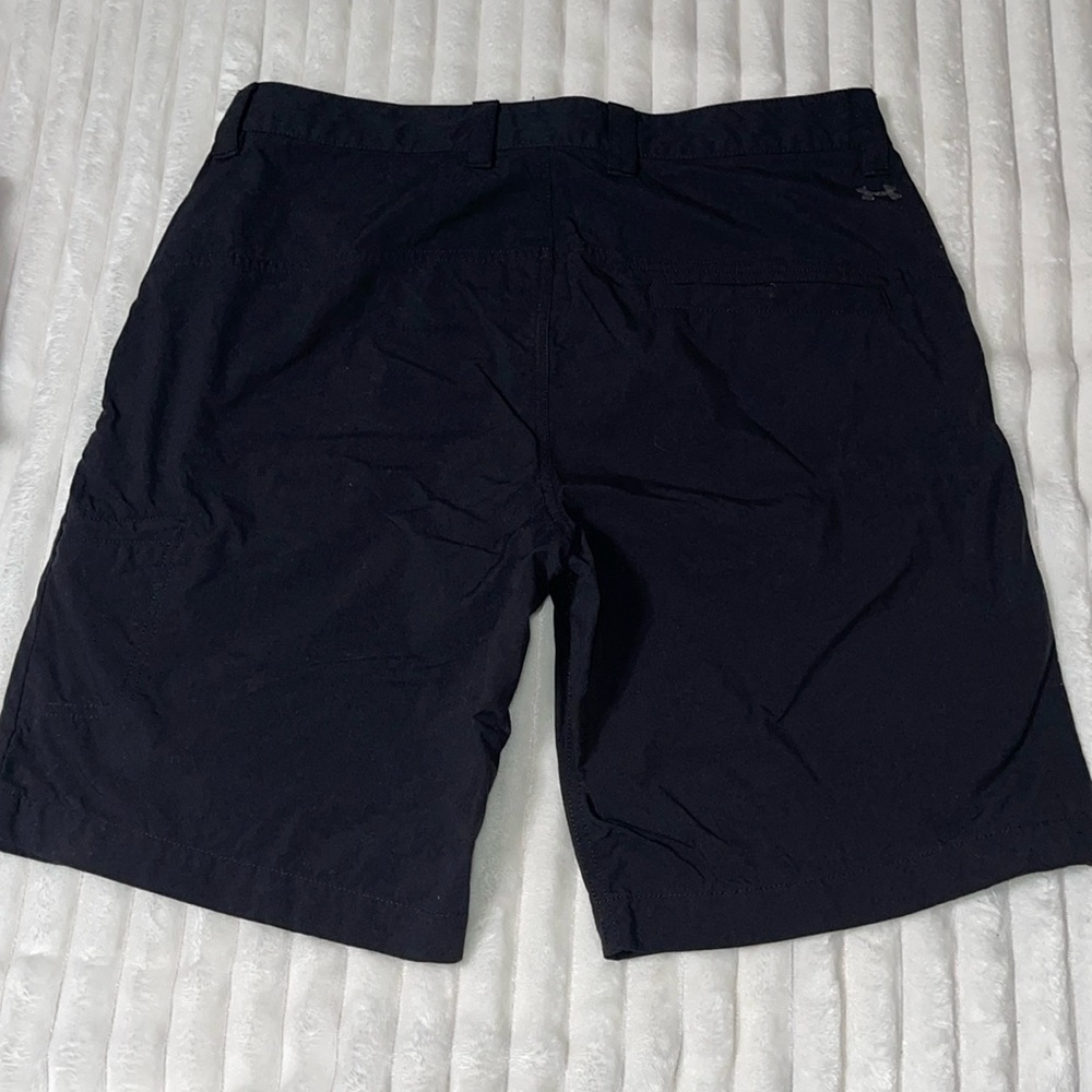 Under Armour Loose Nylon Shorts | Size 34